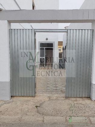 Foto 2 de Edificio en venta en Camposoto - Gallineras de 719 m²