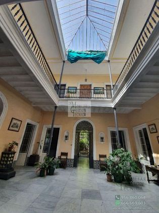 Foto 1 de Xalet en venda a Centro - Jerez de la Frontera de 20 habitacions amb jardí i balcó