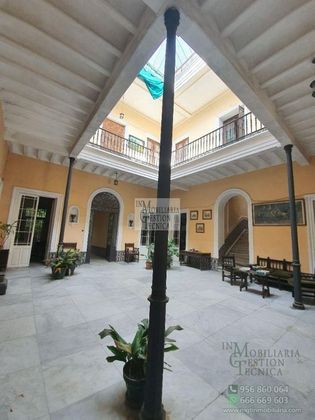 Foto 2 de Xalet en venda a Centro - Jerez de la Frontera de 20 habitacions amb jardí i balcó