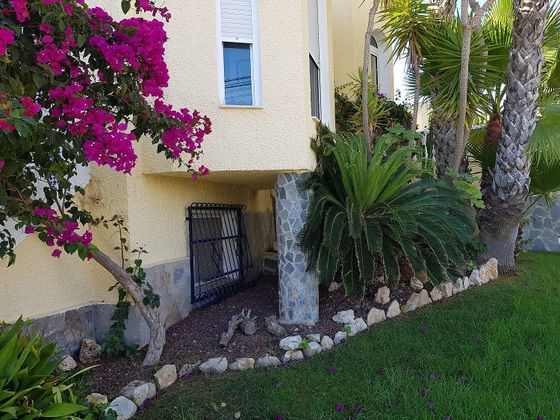 Foto 1 de Xalet en venda a San Miguel de Salinas de 5 habitacions amb terrassa i piscina