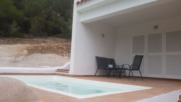 Foto 2 de Casa adossada en venda a Es Cubells de 2 habitacions amb terrassa i piscina