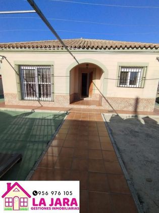 Foto 1 de Casa rural en venta en Centro-Calzada-Cabo Noval de 2 habitaciones con piscina