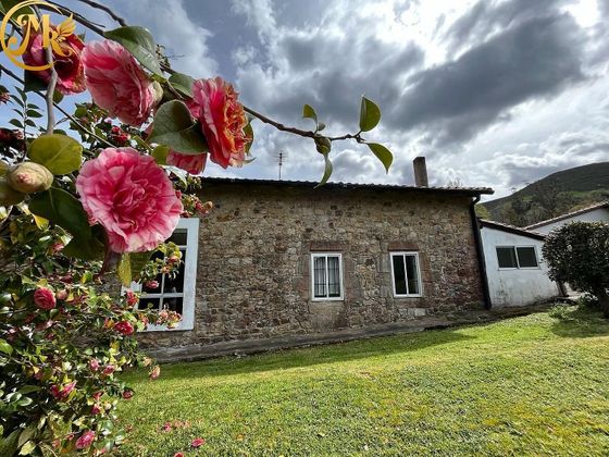 Foto 2 de Casa en venda a Valdáliga de 10 habitacions amb terrassa i jardí