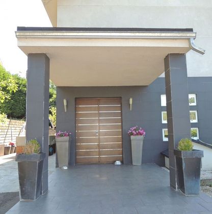 Foto 1 de Venta de casa en calle Lugar la Piñera de 4 habitaciones con terraza y piscina