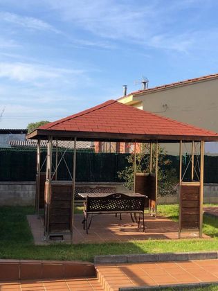 Foto 1 de Xalet en venda a Tenderina Baja - Ventanielles de 7 habitacions amb terrassa i piscina