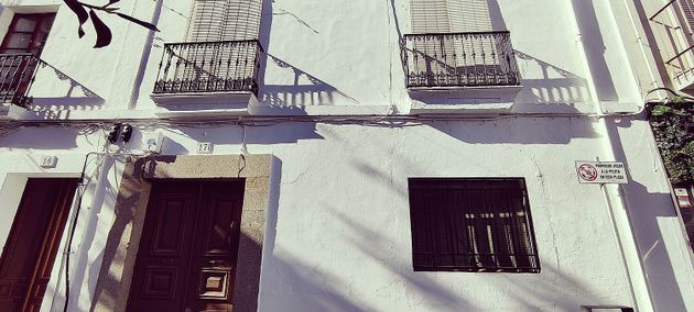 Foto 1 de Casa adosada en venta en plaza De España de 3 habitaciones con terraza y jardín