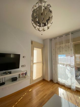 Foto 2 de Alquiler de piso en calle Mar Egeo de 2 habitaciones con terraza y piscina