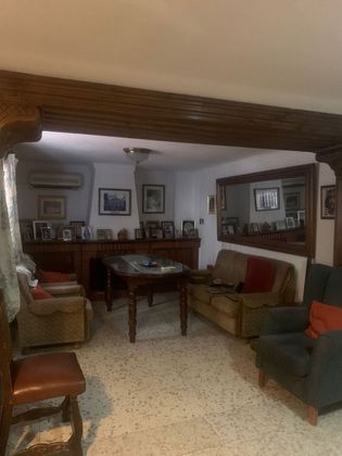 Foto 2 de Casa en venta en Lucena de 4 habitaciones con terraza y piscina