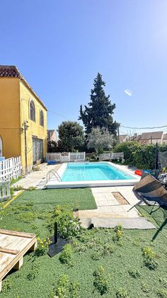 Foto 1 de Xalet en venda a calle La Encina de 9 habitacions amb terrassa i piscina