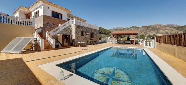 Foto 1 de Xalet en venda a calle Pago Castillo de 4 habitacions amb terrassa i piscina