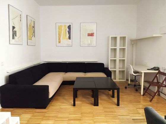 Foto 1 de Estudio en alquiler en Universidad - Malasaña con muebles y calefacción