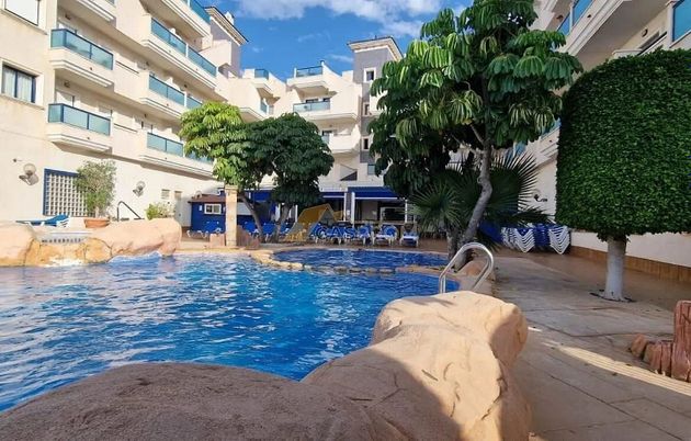 Foto 1 de Pis en venda a calle Del Mar de 2 habitacions amb terrassa i piscina