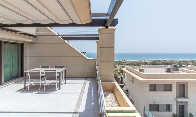 Foto 1 de Piso en venta en Los Arenales del Sol de 2 habitaciones con terraza y piscina