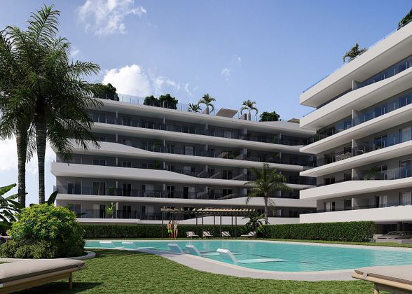 Foto 1 de Pis en venda a Centro - Santa Pola de 3 habitacions amb terrassa i piscina