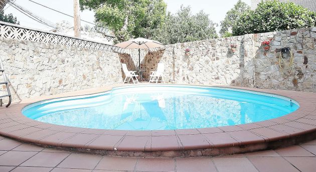 Foto 2 de Chalet en venta en Guiera - Montflorit de 5 habitaciones con terraza y piscina