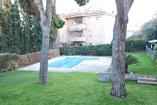 Foto 1 de Venta de casa adosada en Sant Ramon de 4 habitaciones con terraza y piscina