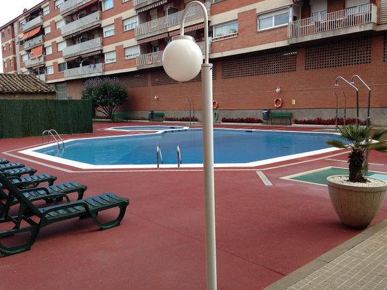 Foto 2 de Àtic en venda a Centre - Cordelles de 3 habitacions amb terrassa i piscina