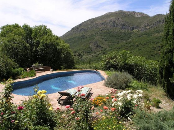 Foto 2 de Casa rural en venta en Casares de 5 habitaciones con terraza y piscina