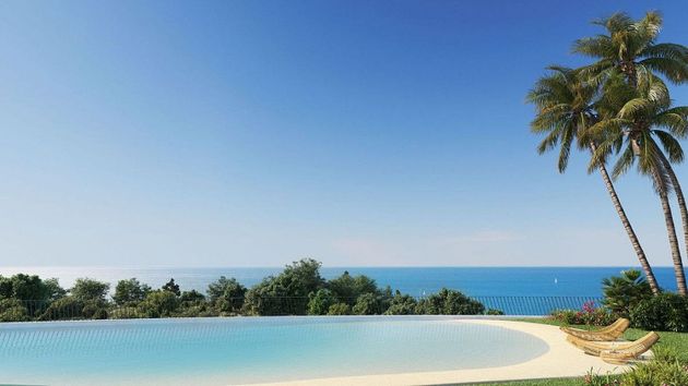 Foto 1 de Dúplex en venda a El Faro de Calaburra - Chaparral de 3 habitacions amb terrassa i piscina