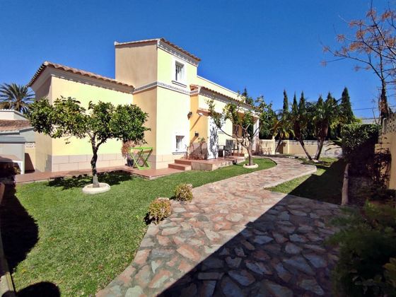 Foto 1 de Venta de casa en El Montgó de 3 habitaciones con terraza y piscina