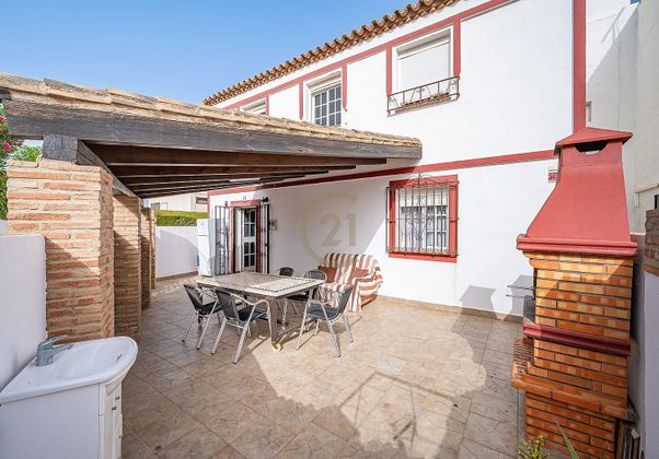 Foto 1 de Casa en venta en Chullera de 5 habitaciones con terraza y piscina