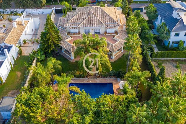 Foto 1 de Xalet en venda a Guadalmina de 7 habitacions amb terrassa i piscina