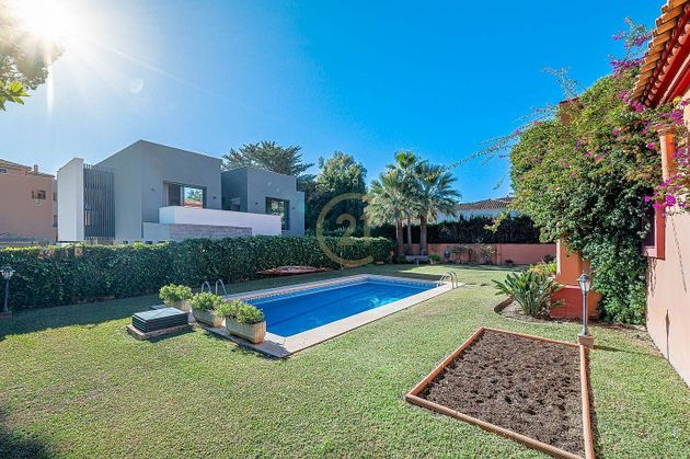 Foto 1 de Xalet en venda a Nueva Alcántara de 3 habitacions amb terrassa i piscina