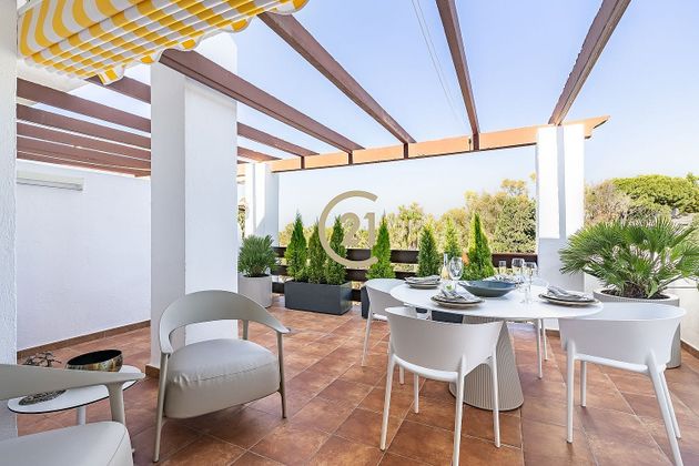 Foto 2 de Ático en venta en calle Lomas de Marbella Club de 3 habitaciones con terraza y piscina