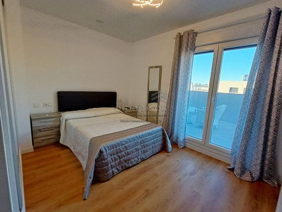 Foto 1 de Àtic en venda a Hermanos Falcó - Sepulcro Bolera de 2 habitacions amb terrassa i piscina