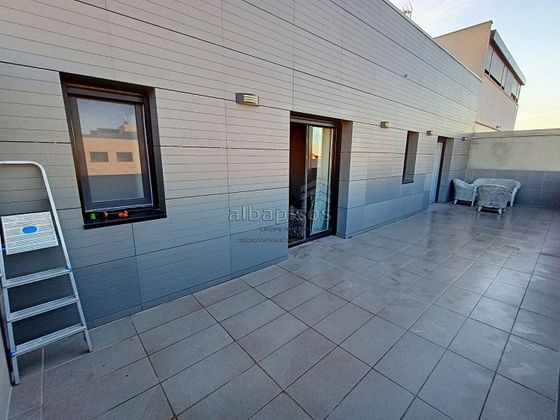 Foto 2 de Àtic en venda a Hermanos Falcó - Sepulcro Bolera de 2 habitacions amb terrassa i piscina