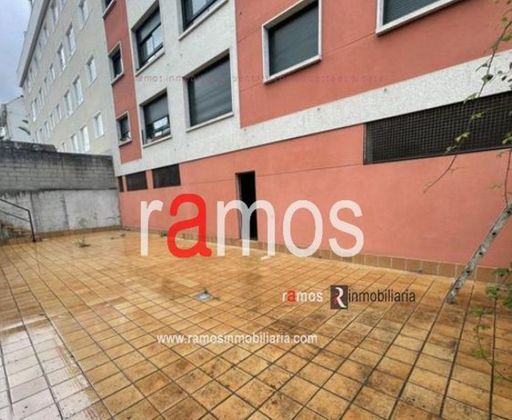 Foto 2 de Venta de local en avenida De Castrelos con terraza