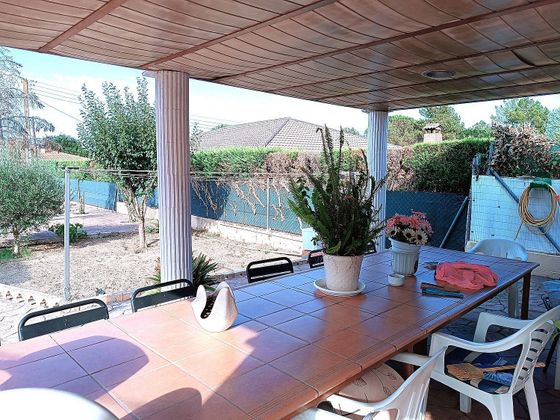 Foto 2 de Venta de chalet en calle De L'alt Urgell de 4 habitaciones con terraza y piscina