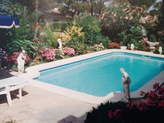Foto 1 de Chalet en venta en Llagostera de 4 habitaciones con terraza y piscina