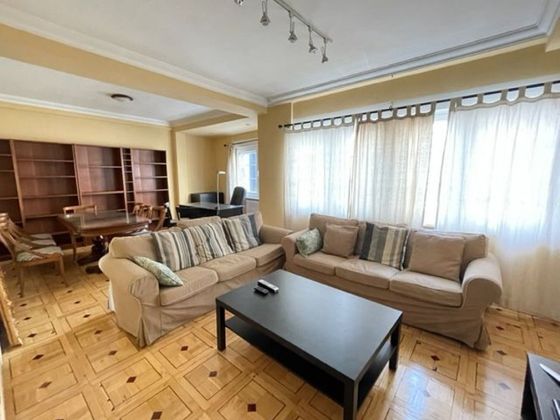 Foto 2 de Piso en alquiler en El Viso de 3 habitaciones con muebles y aire acondicionado