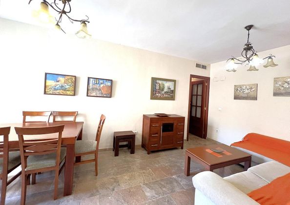 Foto 2 de Piso en alquiler en El Molinillo - Capuchinos de 2 habitaciones con garaje y muebles