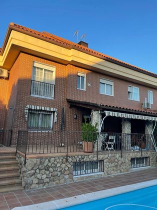 Foto 1 de Venta de casa en calle Jaime Ferrán de 5 habitaciones con terraza y piscina