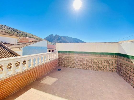 Foto 2 de Pis en venda a Alhama de Granada de 4 habitacions amb terrassa i balcó