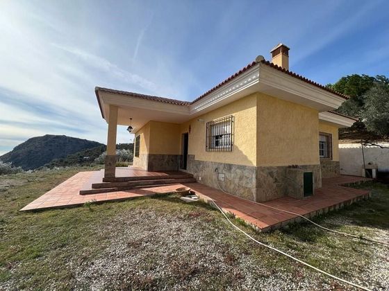 Foto 1 de Casa en venta en Alcaucín de 3 habitaciones con terraza y piscina