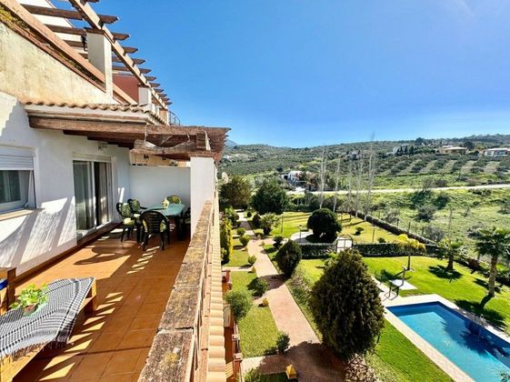 Foto 1 de Pis en venda a Alcaucín de 2 habitacions amb terrassa i piscina