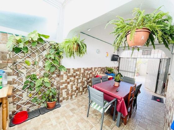 Foto 1 de Casa en venda a Urbanización Santa Rosa de 3 habitacions amb terrassa i aire acondicionat