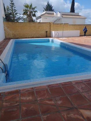 Foto 1 de Piso en venta en Alcaucín de 2 habitaciones con piscina