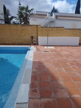 Foto 2 de Pis en venda a Alcaucín de 2 habitacions amb piscina