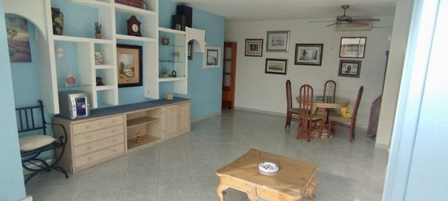 Foto 2 de Venta de piso en Poniente-Faro de 4 habitaciones con piscina y garaje