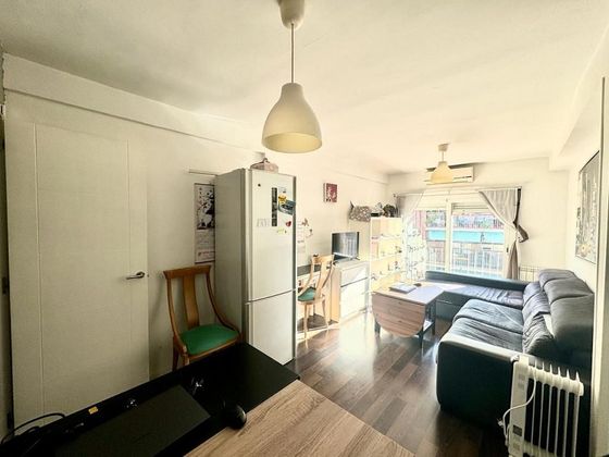 Foto 1 de Venta de piso en Entrevías de 2 habitaciones con terraza y aire acondicionado