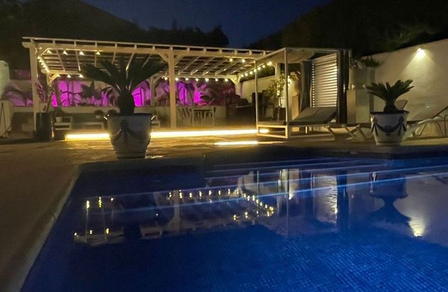 Foto 1 de Casa en venta en Nucia (la) de 5 habitaciones con terraza y piscina