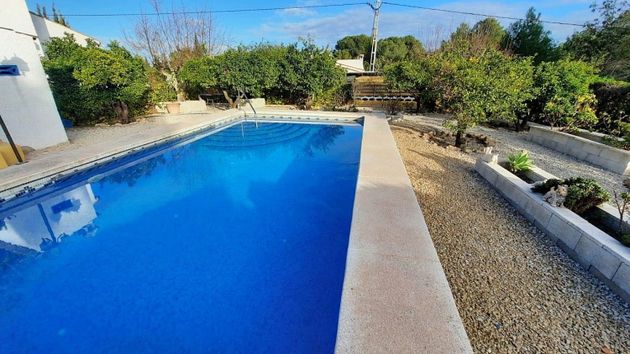 Foto 2 de Casa en venda a Alfaz del Pi Pueblo-Urbanizaciones de 4 habitacions amb terrassa i piscina