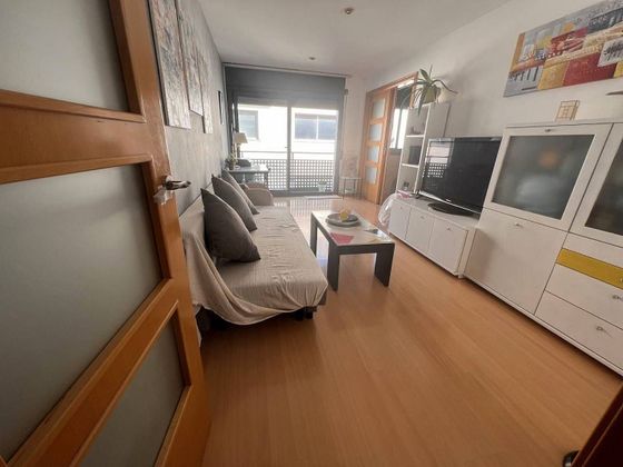 Foto 2 de Piso en venta en Cerdanyola de 2 habitaciones con terraza y balcón