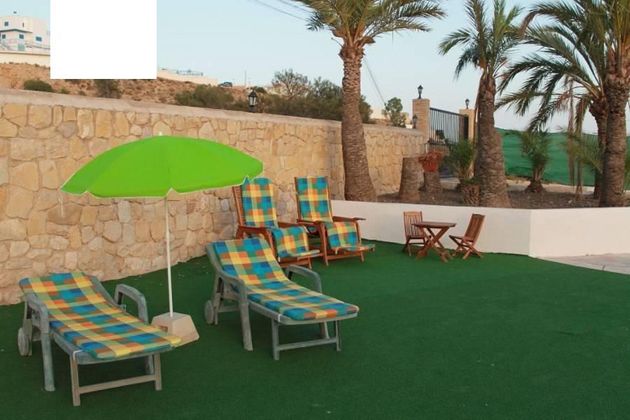 Foto 2 de Venta de chalet en Montiboli - Platja de Paradís de 4 habitaciones con piscina y jardín