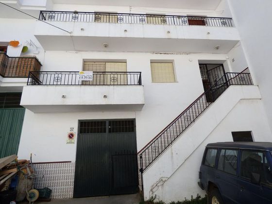 Foto 1 de Casa en venda a Sayalonga de 4 habitacions amb balcó