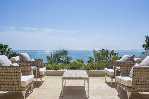 Foto 2 de Dúplex en venda a Estepona Oeste - Valle Romano - Bahía Dorada de 3 habitacions amb terrassa i piscina